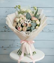 Букет цветов из:  Розы и Лизиантусы в Старобалтачево
