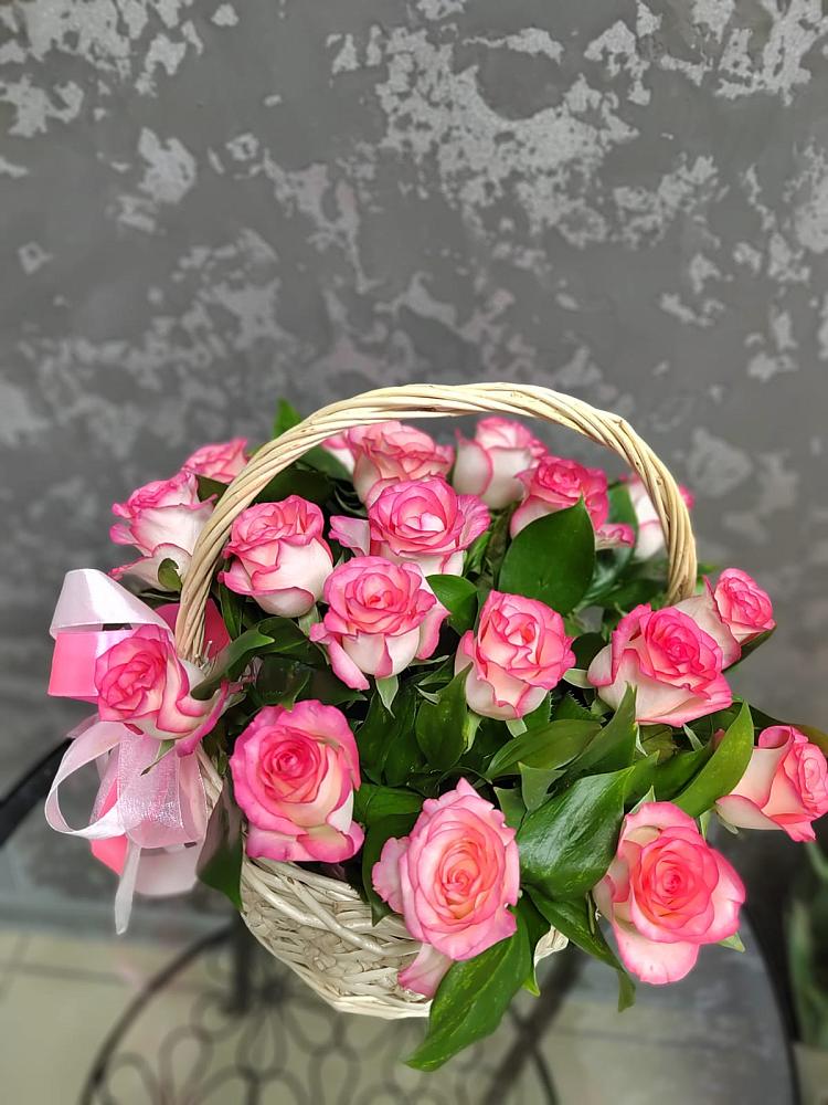 Цветочная композиция из Розы в корзине в Старобалтачево