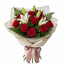 Букет цветов из:  Лилии и Розы в Старобалтачево