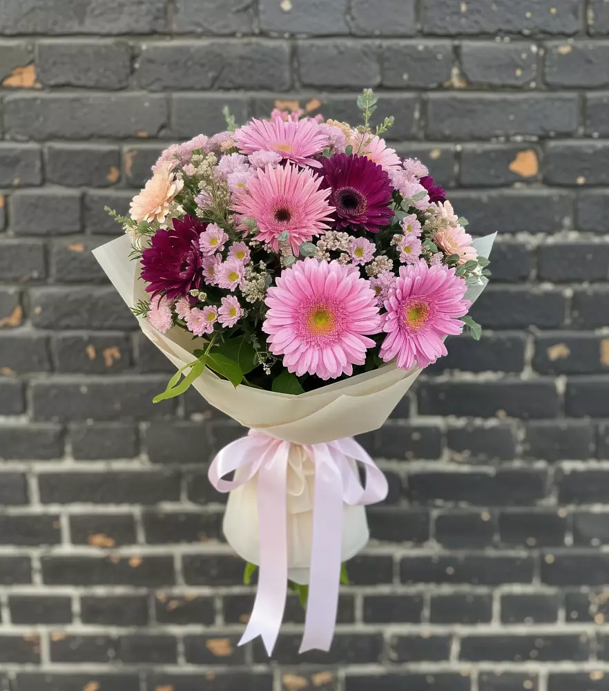 Букет цветов из: Герберы и Хризантемы в Старобалтачево