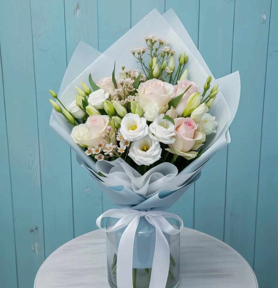 Букет цветов из: Розы и Лизиантусы в Старобалтачево