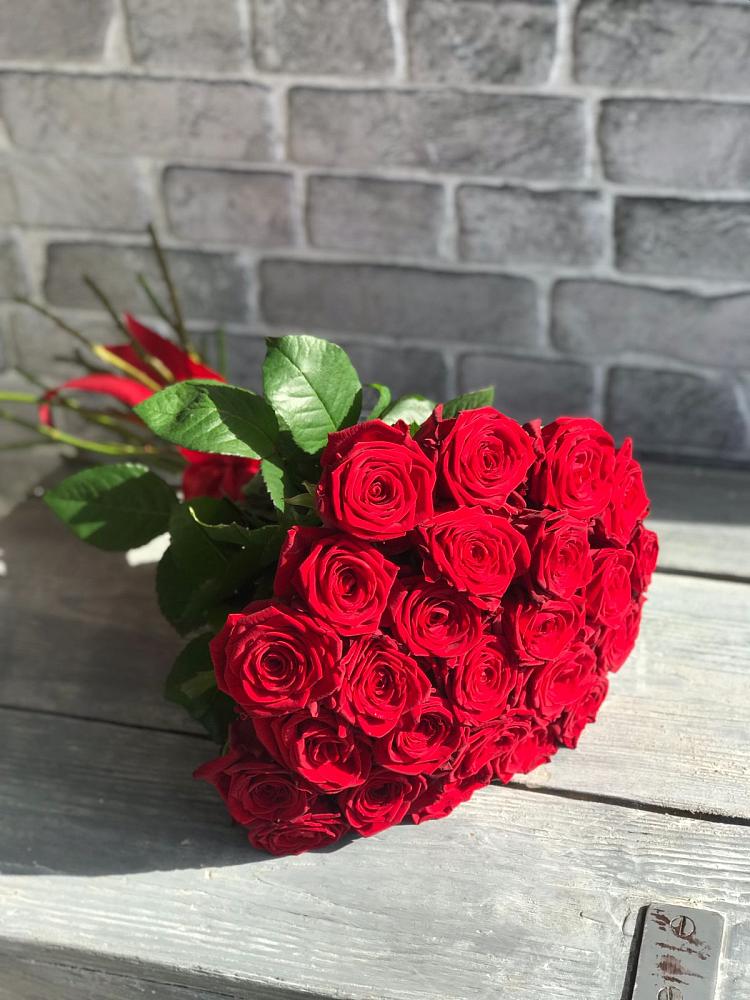 Букет Красные розы Фридом в Старобалтачево