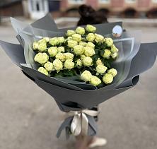 Букет Белые кустовые розы Солинеро в Старобалтачево