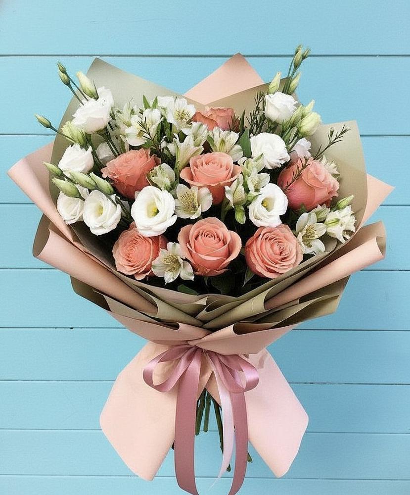 Букет цветов из: Розы, Альстромерии и Лизиантусы в Старобалтачево