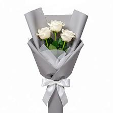 Букет 3 белые розы в Старобалтачево