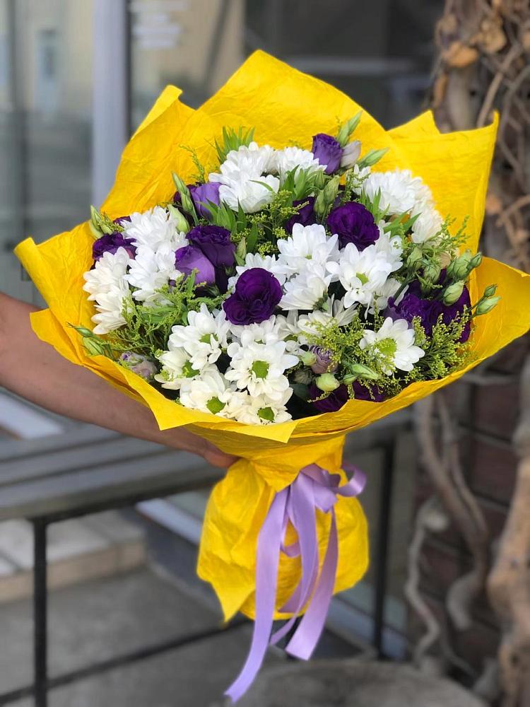 Букет цветов из: Ирисы, Хризантемы и Ромашки в Старобалтачево