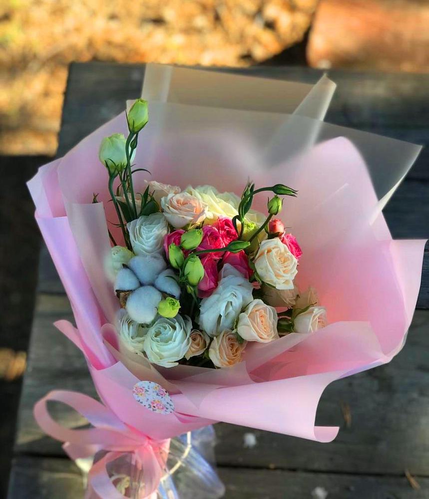 Букет цветов из: Розы и Лизиантусы в Старобалтачево