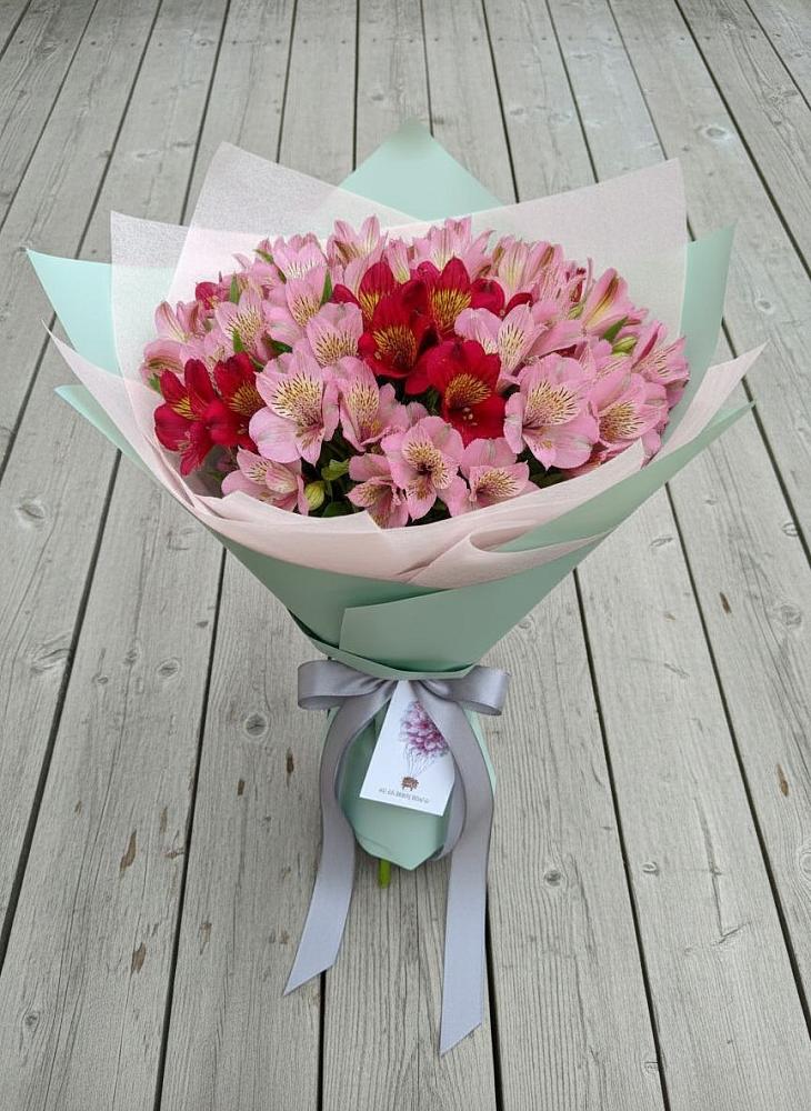 Букет цветов из: Альстромерии в Старобалтачево