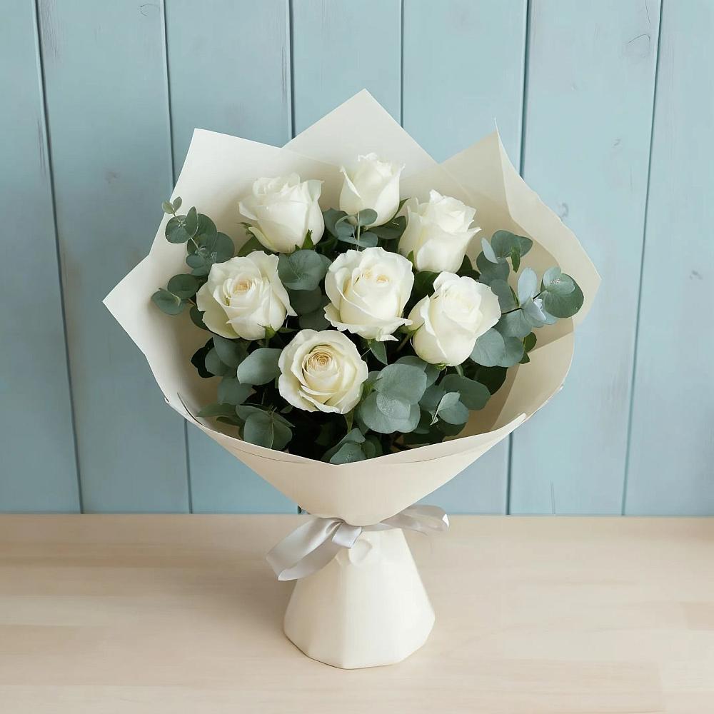Букет Белые розы в Эвкалипте в Старобалтачево
