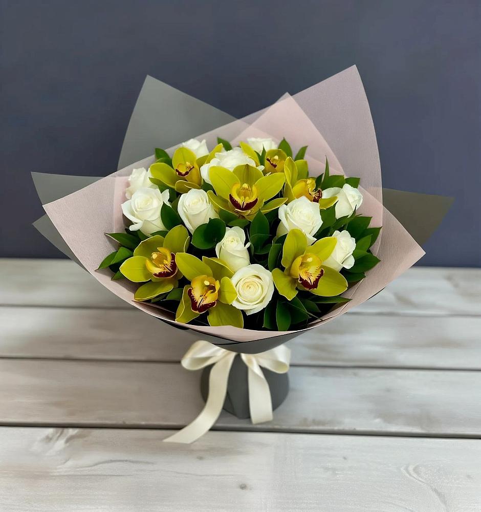 Букет цветов из: Орхидеи и Розы в Старобалтачево