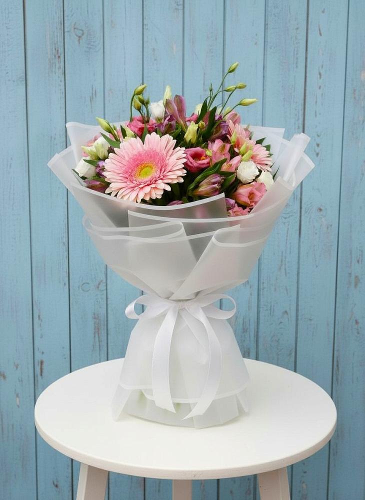 Букет цветов из: Герберы, Альстромерии и Лизиантусы в Старобалтачево