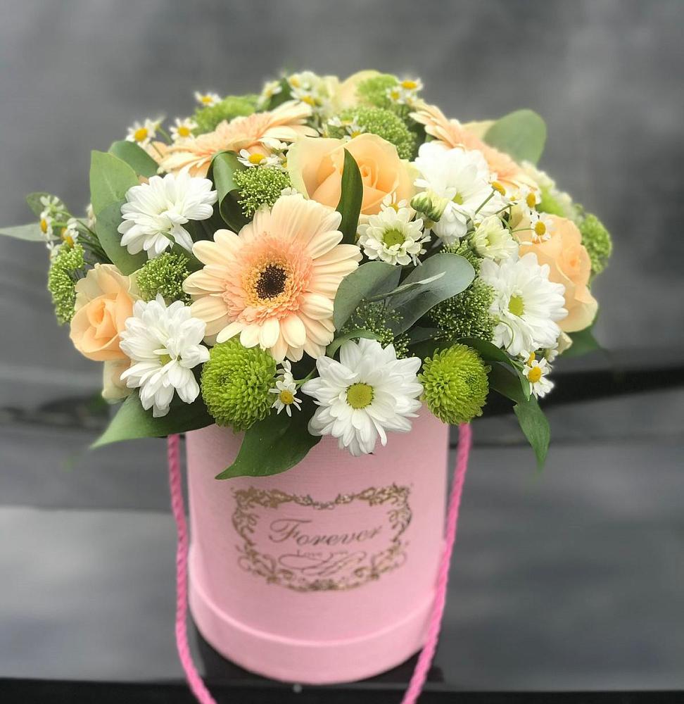 Цветочная композиция из Розы, Герберы и Хризантемы в шляпной коробке в Старобалтачево