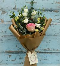 Букет цветов из:  Розы и Лизиантусы в Старобалтачево
