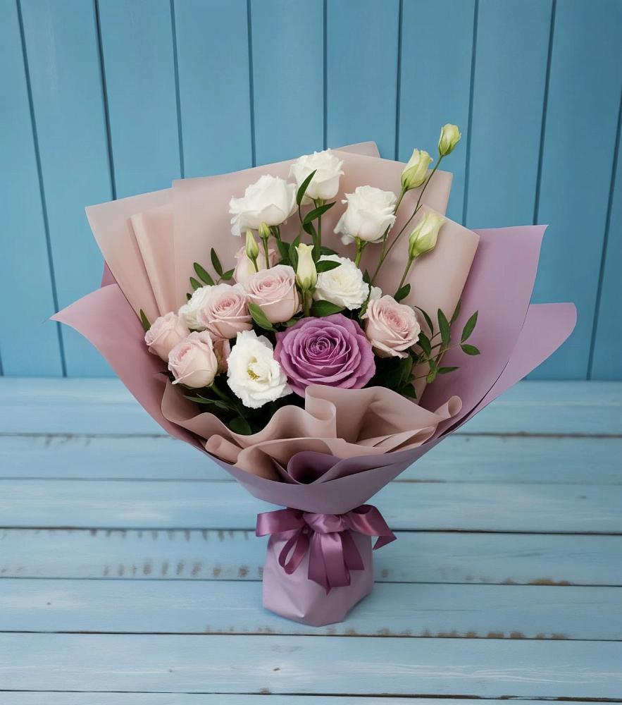 Букет цветов из: Розы и Лизиантусы в Старобалтачево